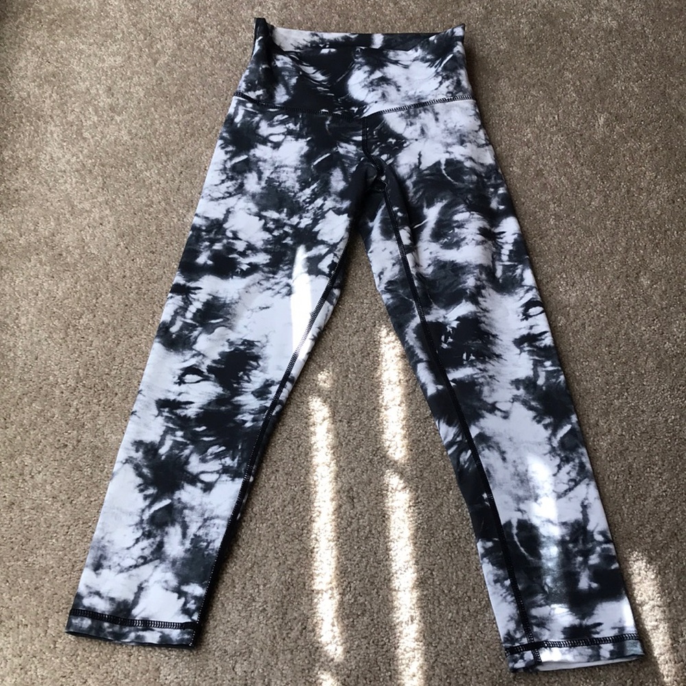 Size small DYI (Define Your Inspiration) yoga pants. Barely worn.